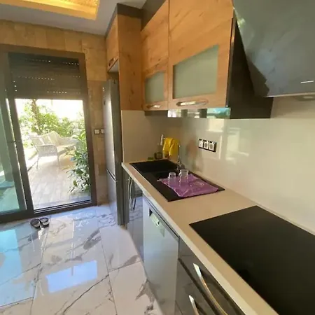 Ozel Havuzlu Villa